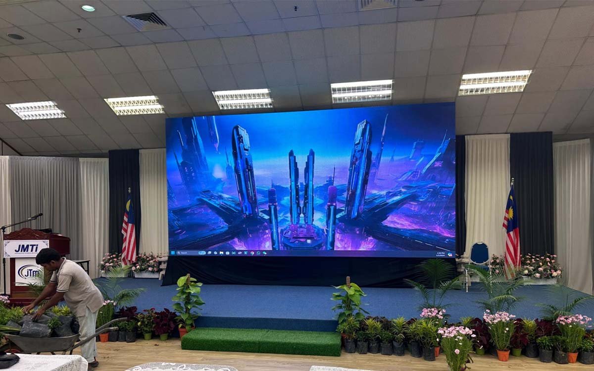 Corporate Lobby 1080P LED Video Wall